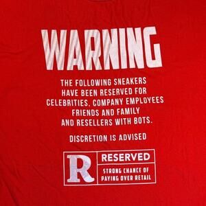 Gildan Warning Sneakerhead Graphic T-Shirt Red Men’s 2XL